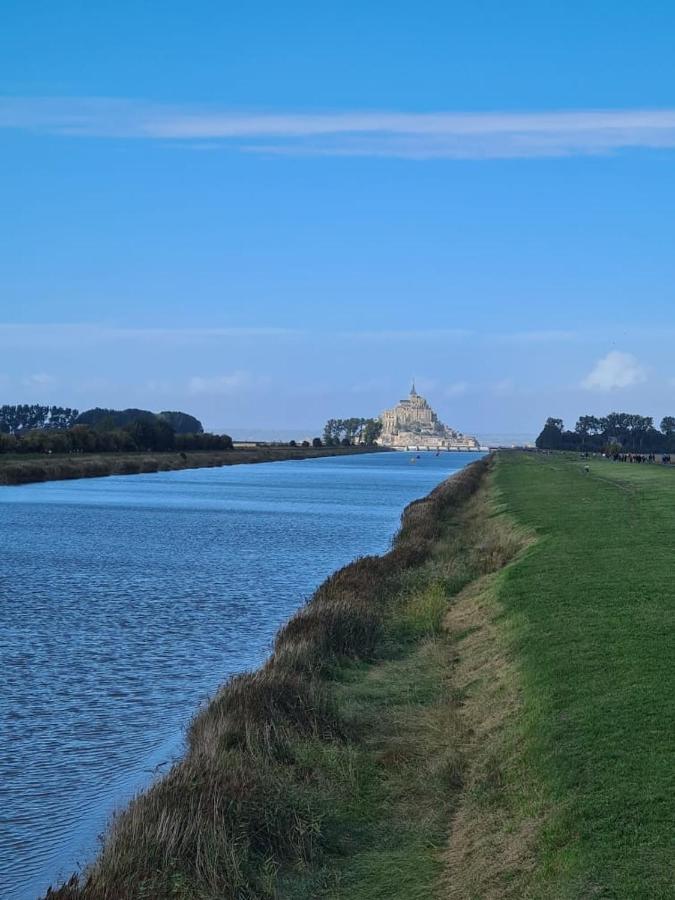 Le Petit Gite Du Mont โบวัวร์ ภายนอก รูปภาพ